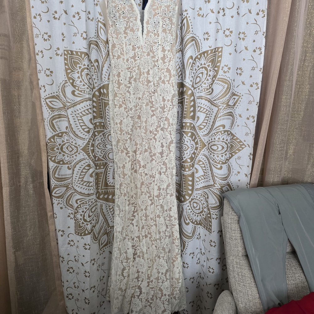 Elegant Lace Maxi Dress